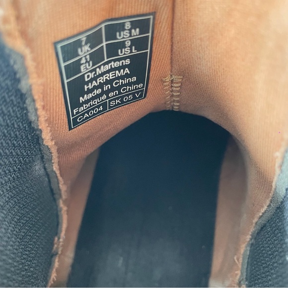 Dr. Martens Harrema Black Leather Unisex Chelsea Boots | US 8 - Picture 8 of 8
